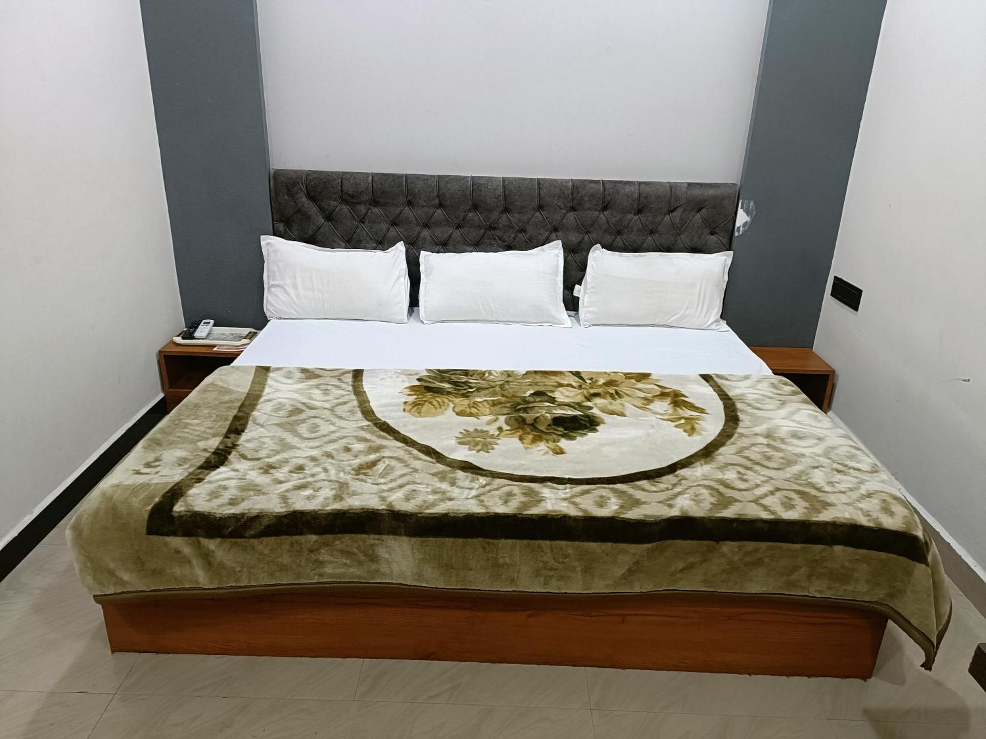 Hotel Shreem Ujjain Zewnętrze zdjęcie